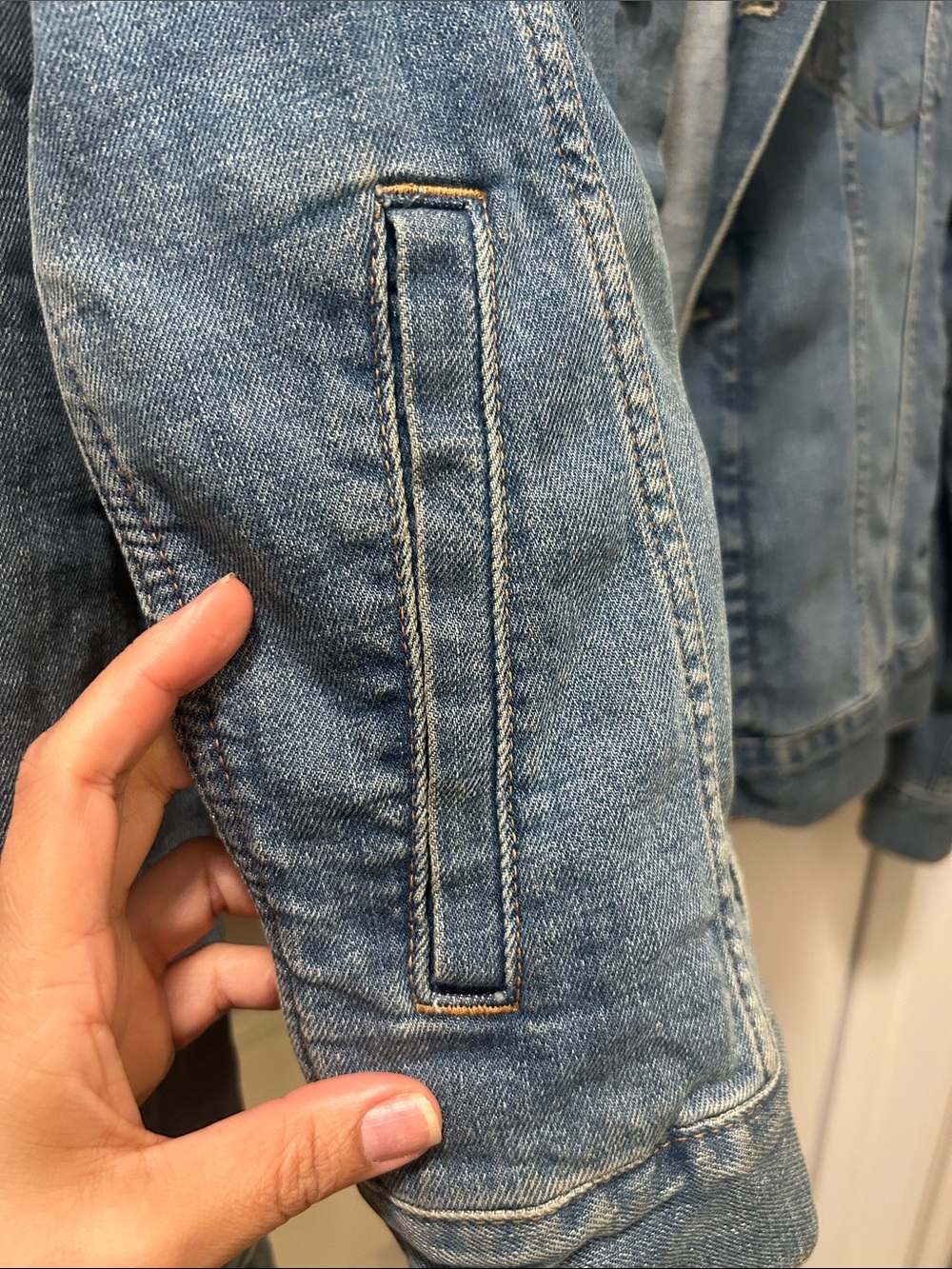 GAP Women's Medium Wash Blue Denim Jacket with Star Embroidery - Picture 8 of 8